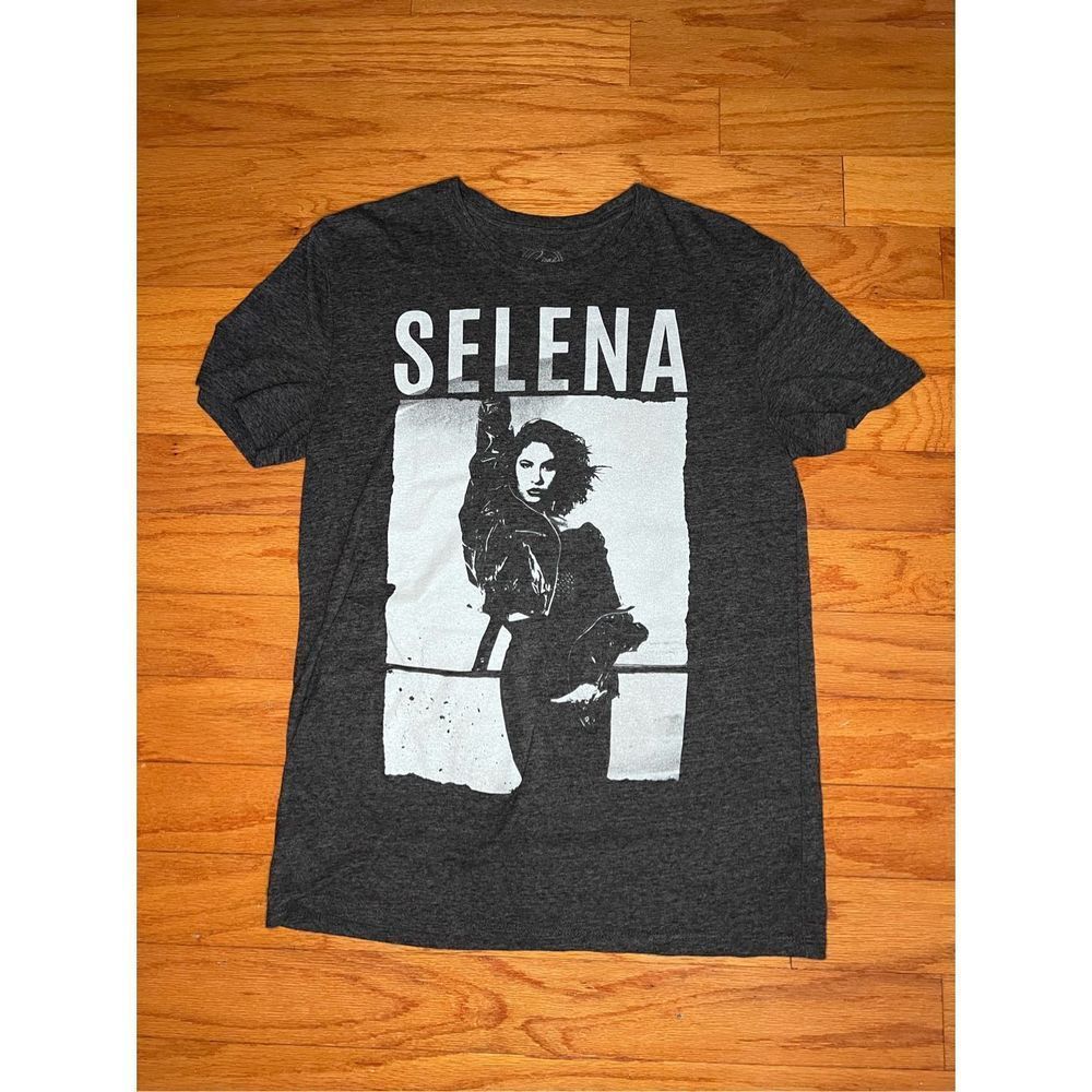 Selena Graphic Tee- Size M